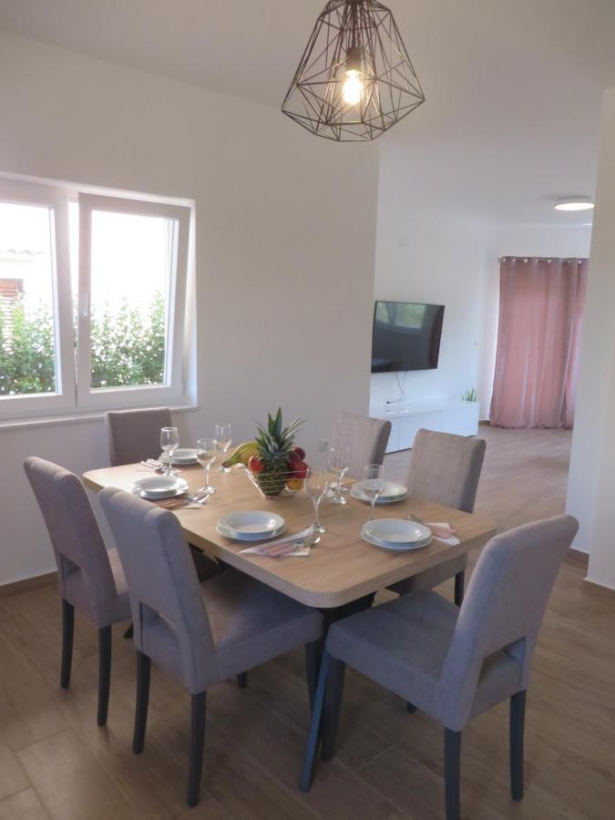 M&L Holliday Home บีโอกราดนาโมรู ภายนอก รูปภาพ