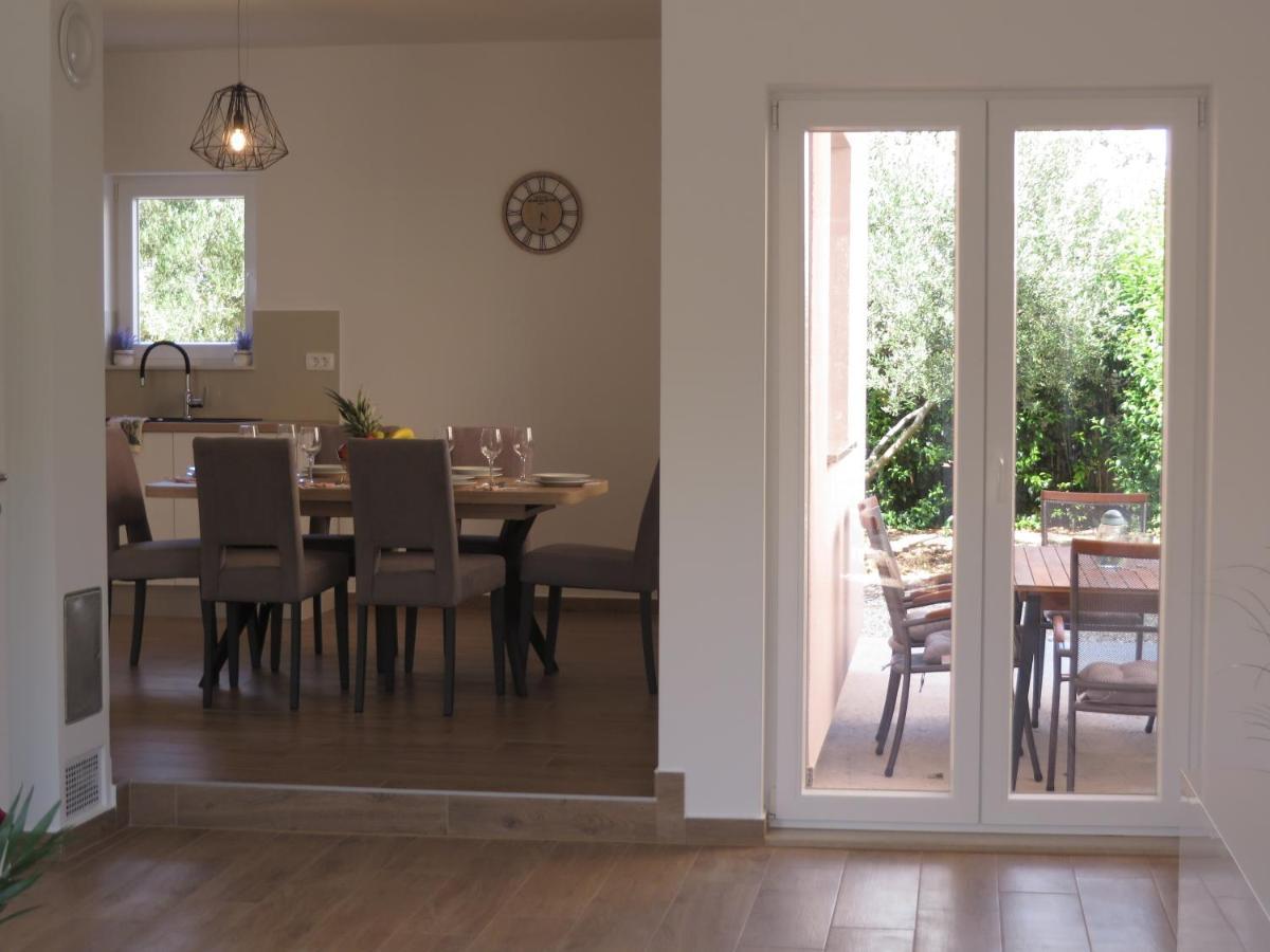 M&L Holliday Home บีโอกราดนาโมรู ภายนอก รูปภาพ