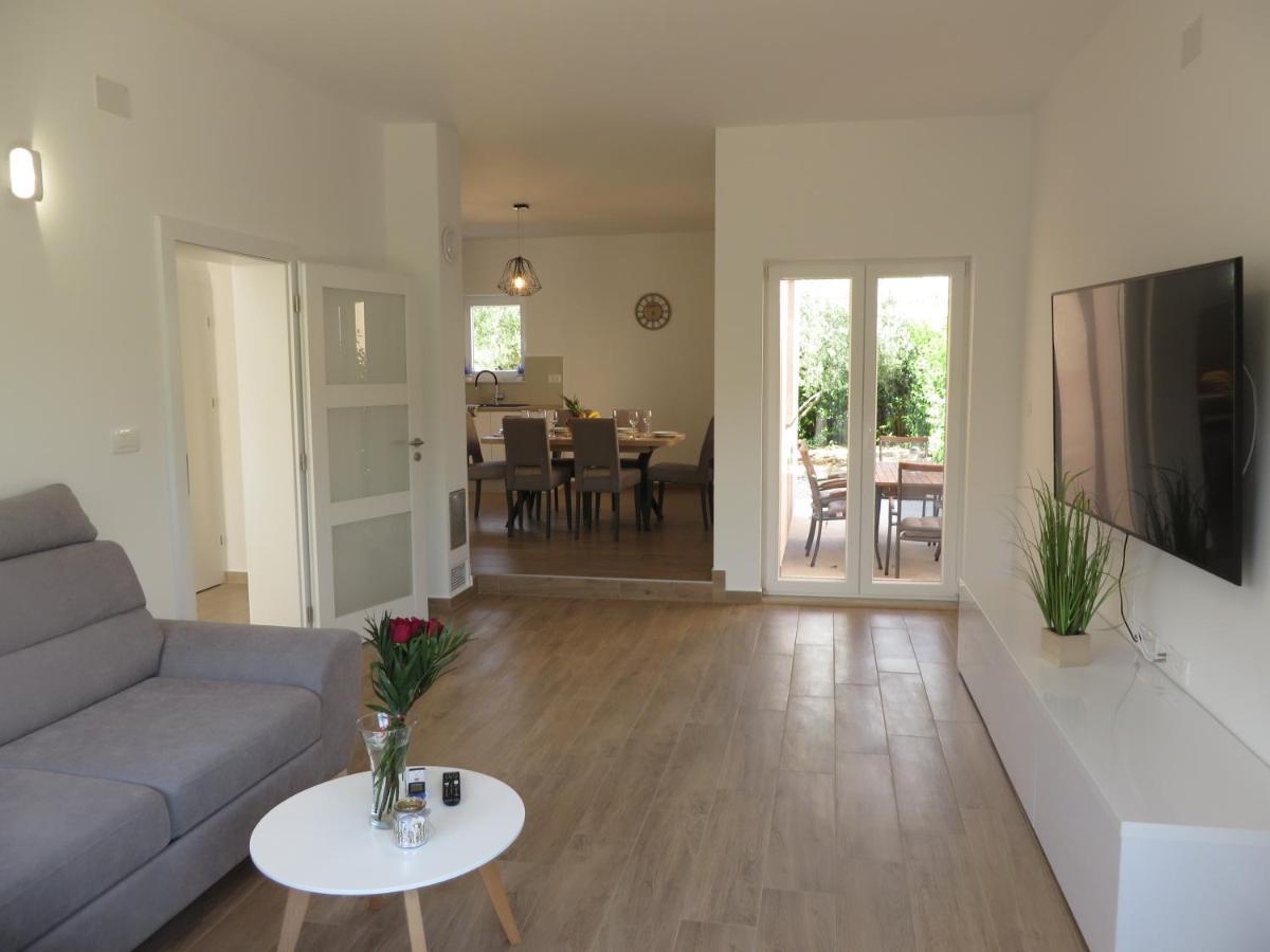 M&L Holliday Home บีโอกราดนาโมรู ภายนอก รูปภาพ