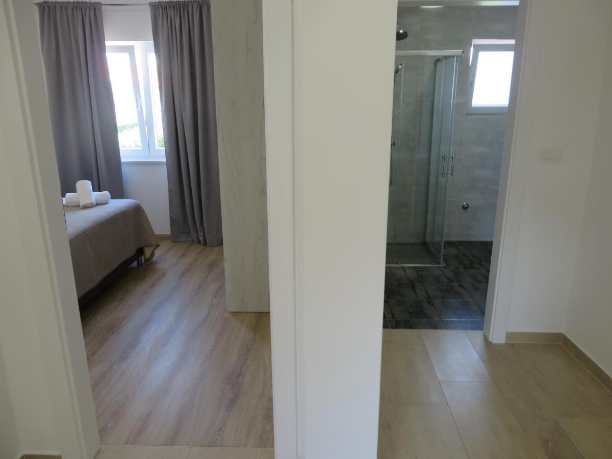 M&L Holliday Home บีโอกราดนาโมรู ภายนอก รูปภาพ