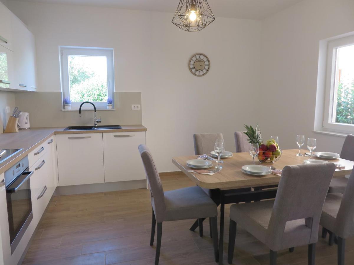 M&L Holliday Home บีโอกราดนาโมรู ภายนอก รูปภาพ