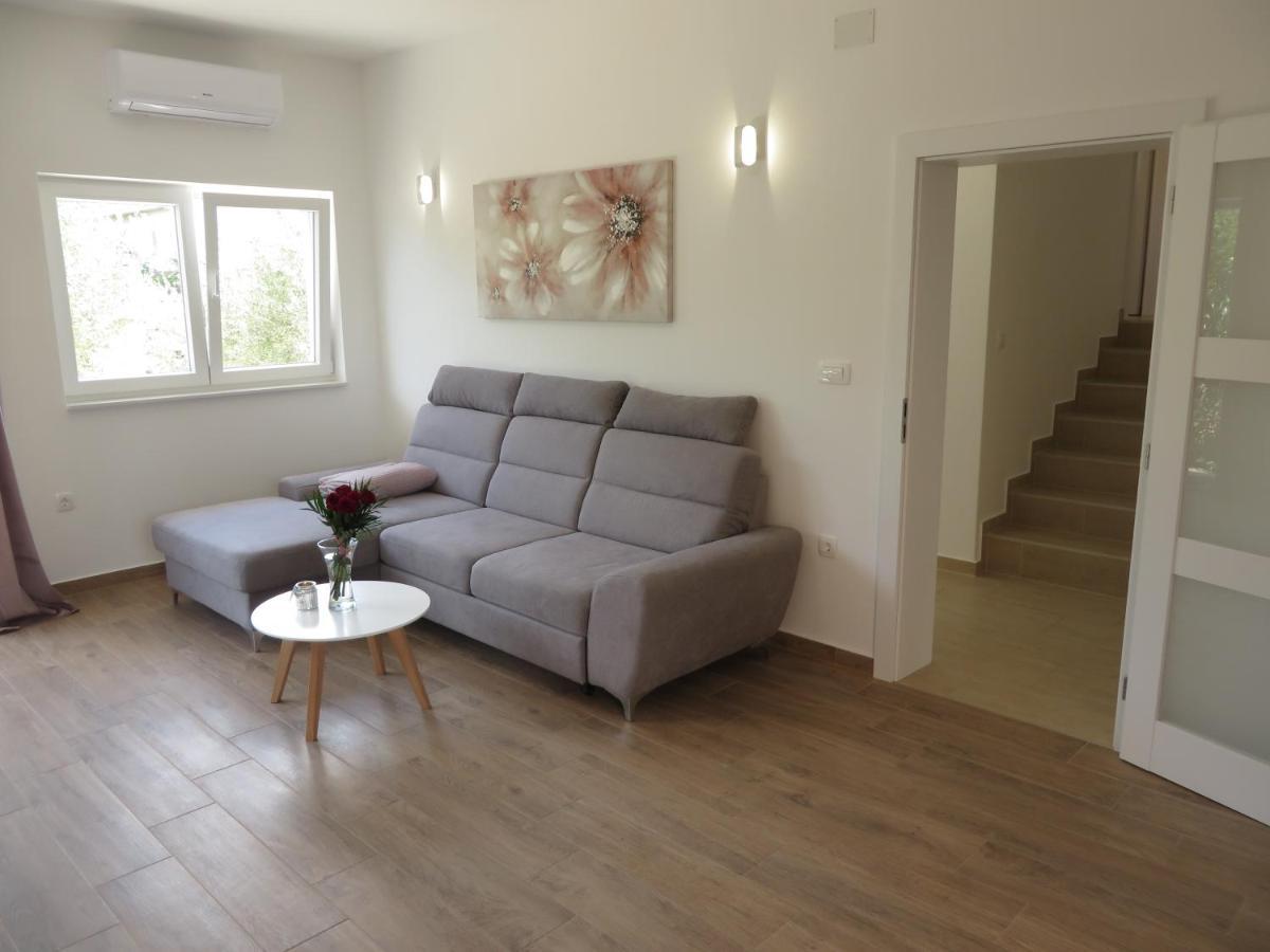 M&L Holliday Home บีโอกราดนาโมรู ภายนอก รูปภาพ